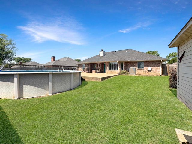 619 Winchester Dr., Chandler, TX 75758