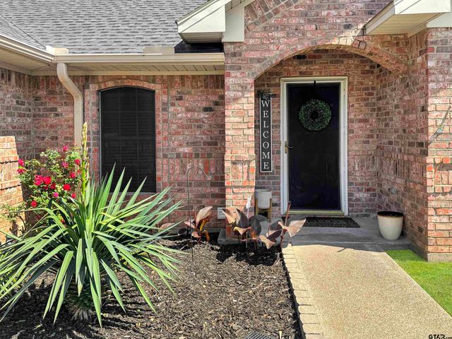 619 Winchester Dr., Chandler, TX 75758