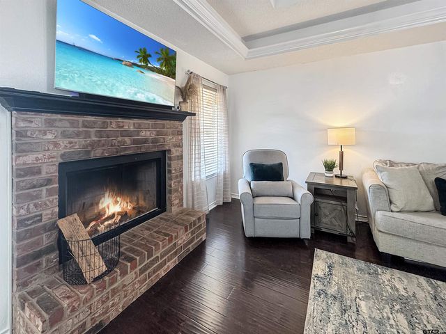 619 Winchester Dr., Chandler, TX 75758