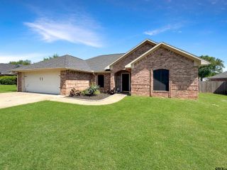 619 Winchester Dr., Chandler, TX 75758