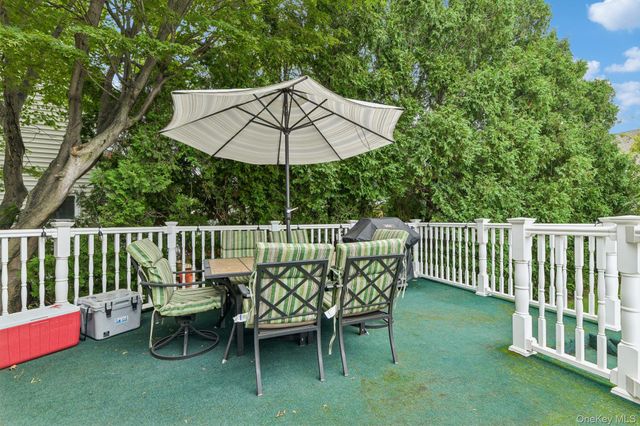 27 Juniper Avenue, Mineola, NY 11501