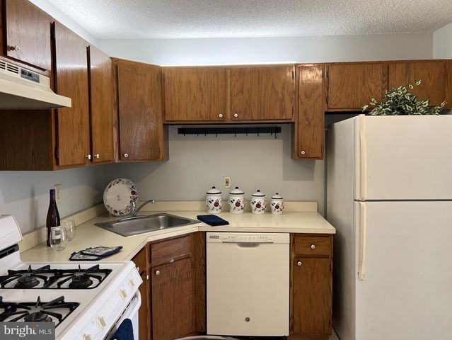58 IROQUOIS DRIVE, Galloway, NJ 08205