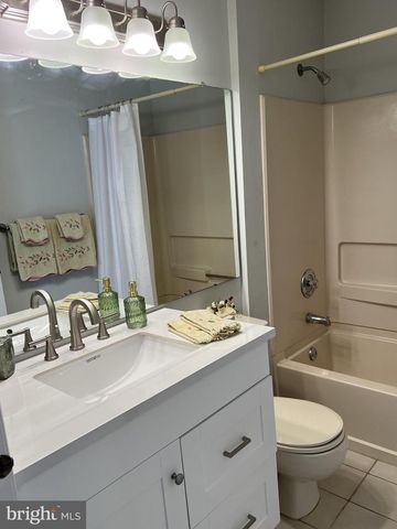 58 IROQUOIS DRIVE, Galloway, NJ 08205