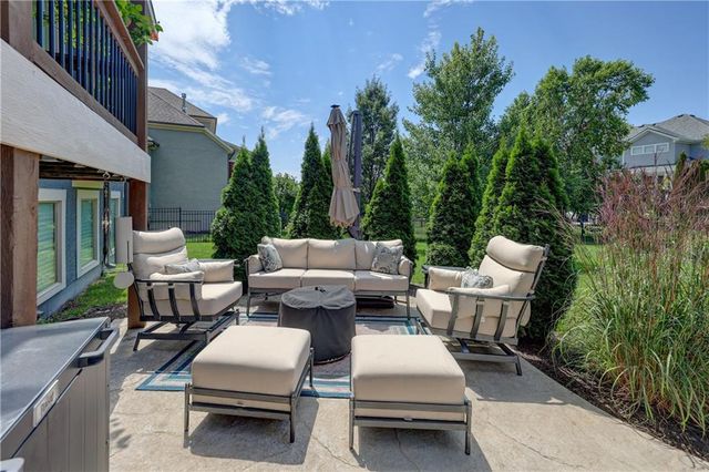 16524 Lucille Street, Overland Park, KS 66221