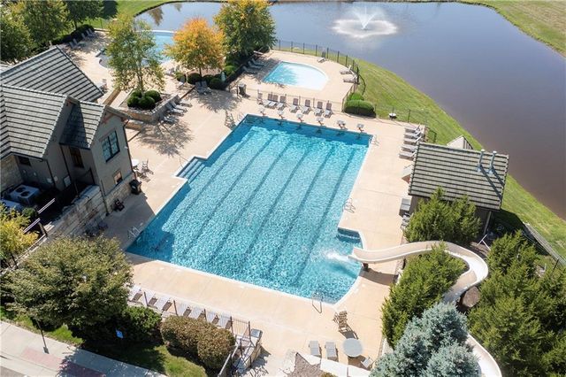 16524 Lucille Street, Overland Park, KS 66221