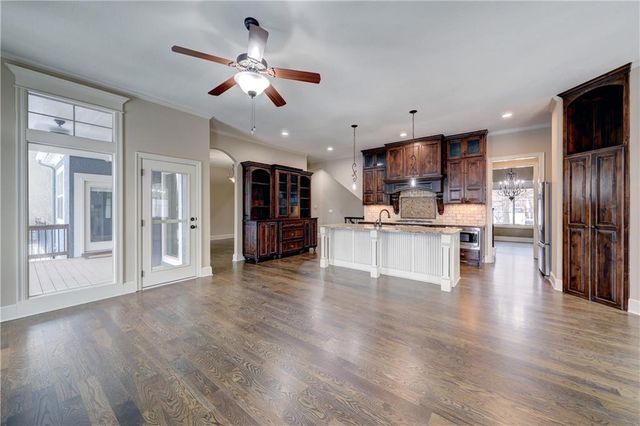 16524 Lucille Street, Overland Park, KS 66221