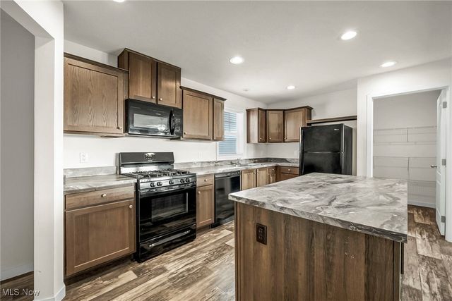 348 Robin Drive, Elyria, OH 44035