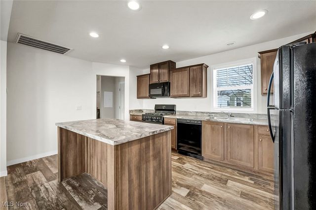 348 Robin Drive, Elyria, OH 44035