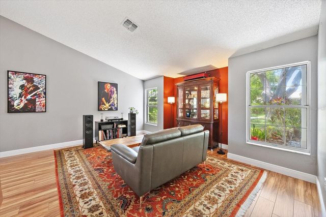 4732 MEADOWVIEW CIRCLE, Sarasota, FL 34233