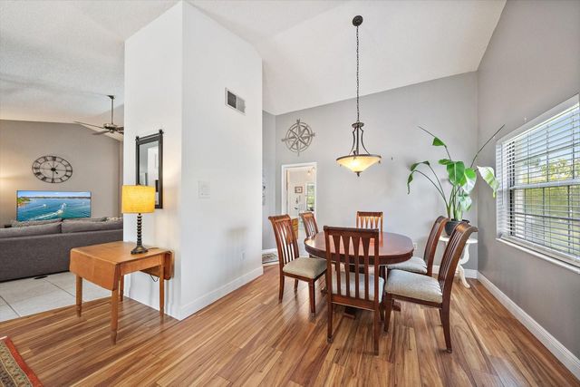 4732 MEADOWVIEW CIRCLE, Sarasota, FL 34233