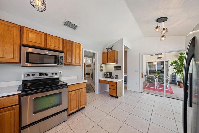 4732 MEADOWVIEW CIRCLE, Sarasota, FL 34233