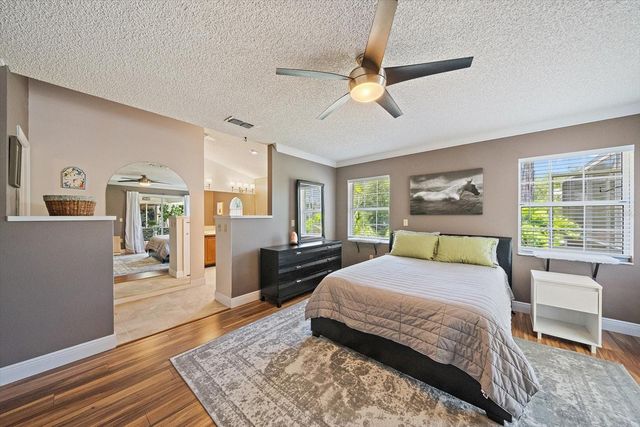 4732 MEADOWVIEW CIRCLE, Sarasota, FL 34233