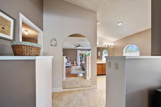 4732 MEADOWVIEW CIRCLE, Sarasota, FL 34233