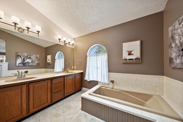4732 MEADOWVIEW CIRCLE, Sarasota, FL 34233