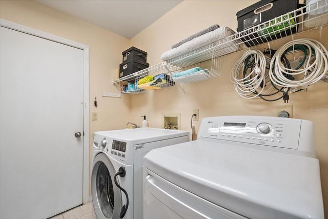 4732 MEADOWVIEW CIRCLE, Sarasota, FL 34233
