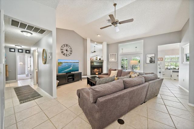 4732 MEADOWVIEW CIRCLE, Sarasota, FL 34233