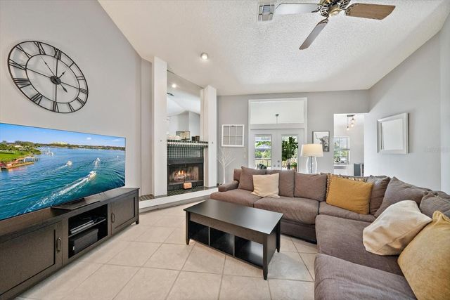 4732 MEADOWVIEW CIRCLE, Sarasota, FL 34233