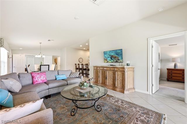 8664 Genova CT, Naples, FL 34114