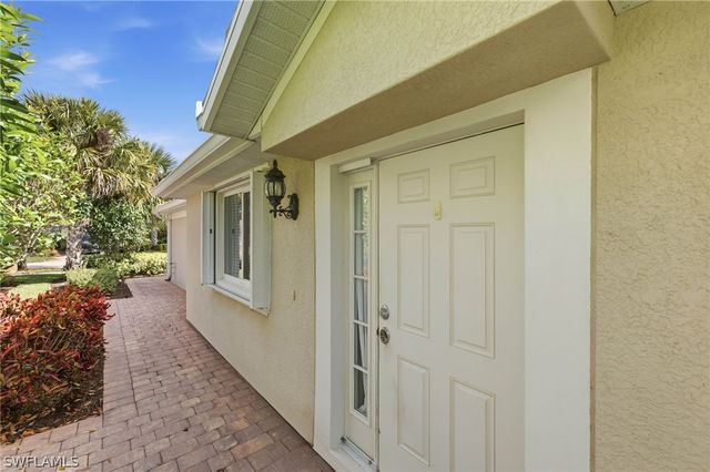 8664 Genova CT, Naples, FL 34114