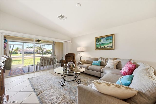 8664 Genova CT, Naples, FL 34114