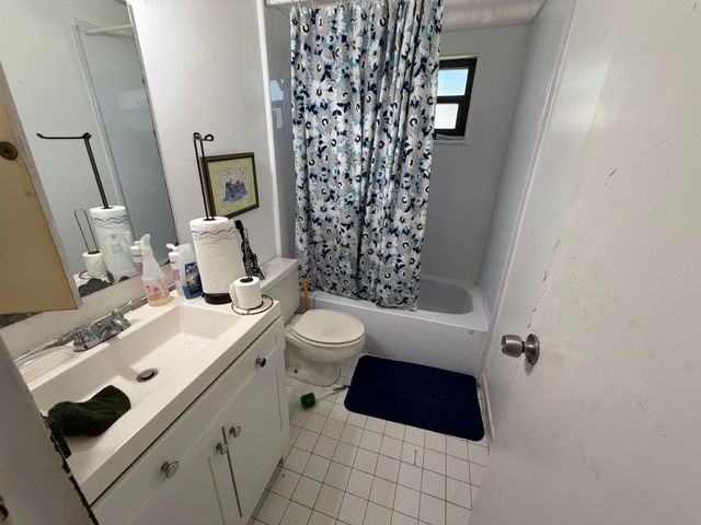 906 SW 9th Street Circle 207, Boca Raton, FL 33486