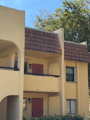 906 SW 9th Street Circle 207, Boca Raton, FL 33486