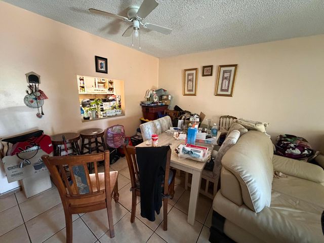 906 SW 9th Street Circle 207, Boca Raton, FL 33486