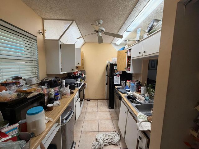 906 SW 9th Street Circle 207, Boca Raton, FL 33486