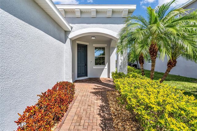 8424 NANDINA DRIVE, Sarasota, FL 34240