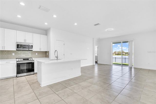 8424 NANDINA DRIVE, Sarasota, FL 34240