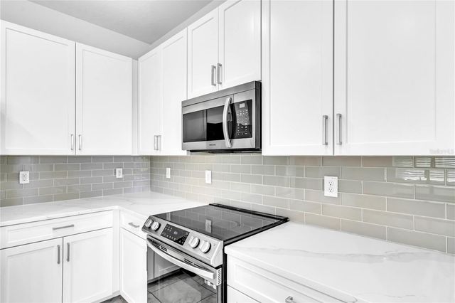 8424 NANDINA DRIVE, Sarasota, FL 34240