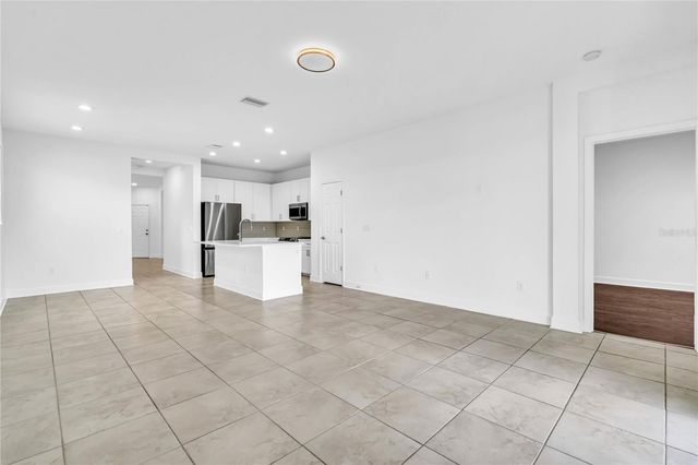 8424 NANDINA DRIVE, Sarasota, FL 34240