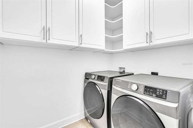 8424 NANDINA DRIVE, Sarasota, FL 34240