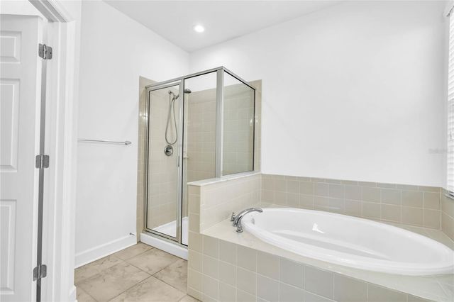 8424 NANDINA DRIVE, Sarasota, FL 34240