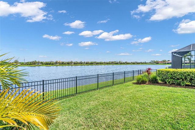 8424 NANDINA DRIVE, Sarasota, FL 34240
