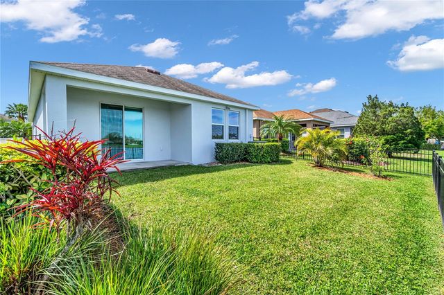 8424 NANDINA DRIVE, Sarasota, FL 34240