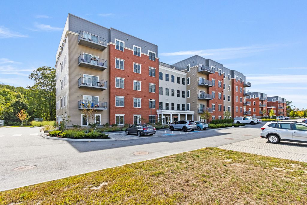 75 McAuley Way 305, Portland, ME 04103 — photo 2