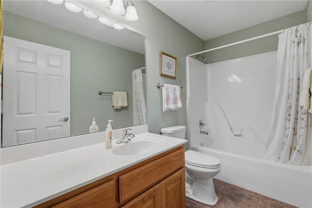 1 Bacton Lane, Bella Vista, AR 72714