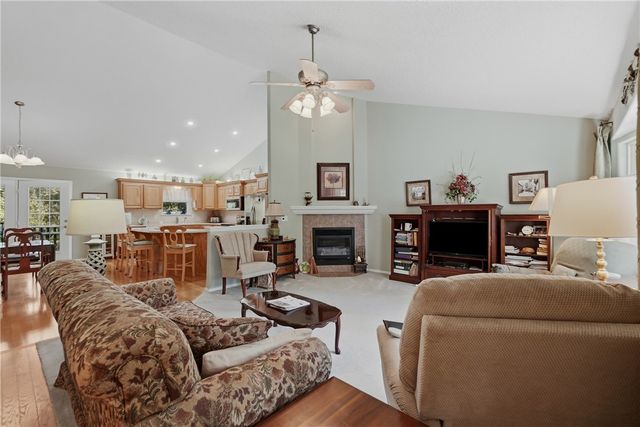 1 Bacton Lane, Bella Vista, AR 72714