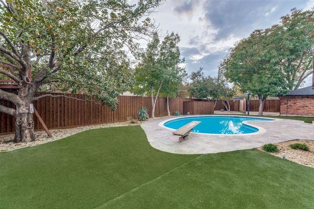 4426 Laren Lane, Dallas, TX 75244