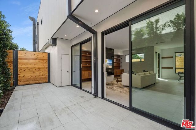 212 Bay Street 102, Santa Monica, CA 90405