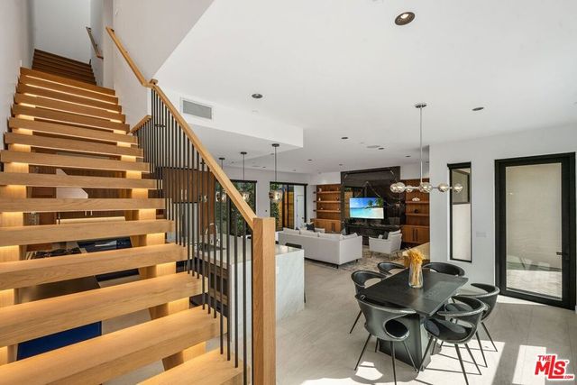 212 Bay Street 102, Santa Monica, CA 90405