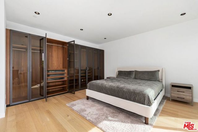 212 Bay Street 102, Santa Monica, CA 90405