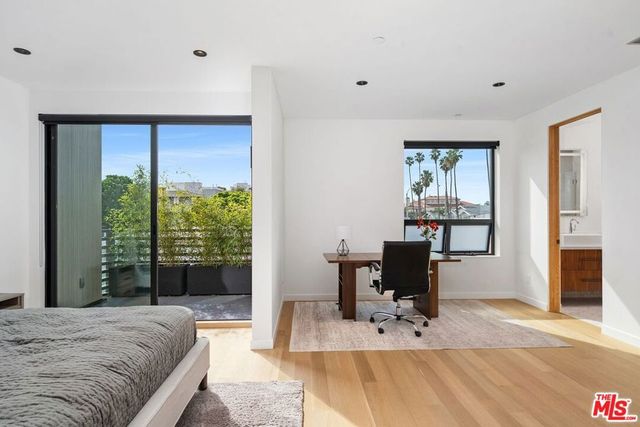 212 Bay Street 102, Santa Monica, CA 90405