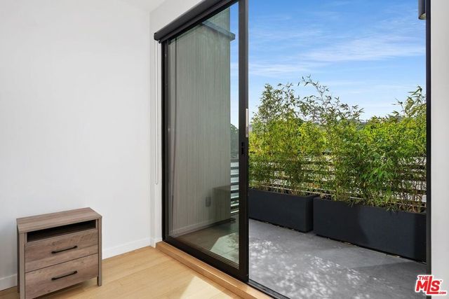 212 Bay Street 102, Santa Monica, CA 90405