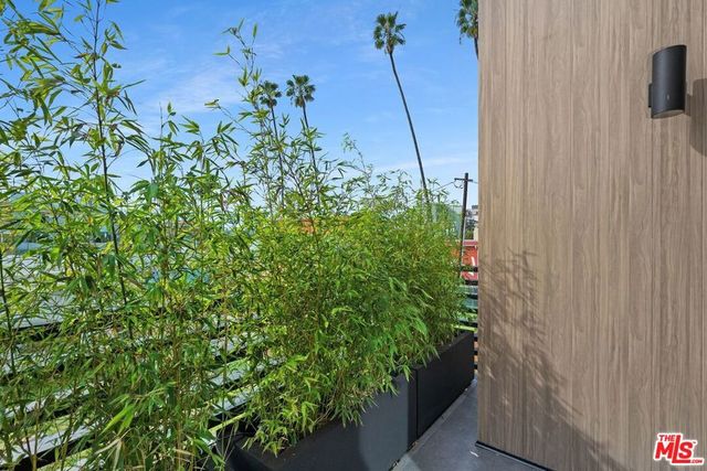 212 Bay Street 102, Santa Monica, CA 90405