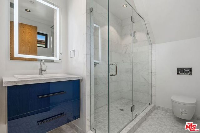 212 Bay Street 102, Santa Monica, CA 90405