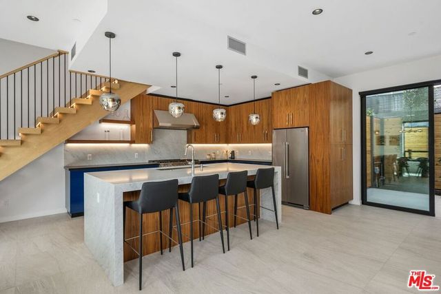 212 Bay Street 102, Santa Monica, CA 90405