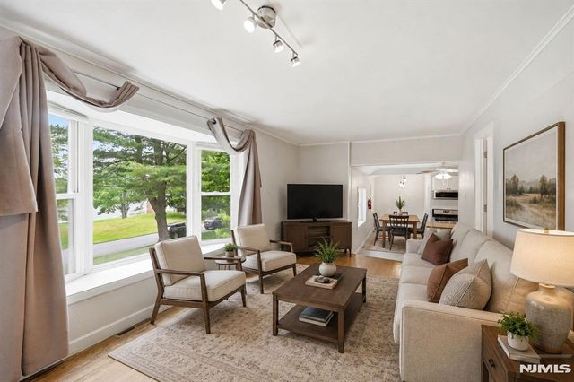 312 Lakeview Drive, Newton, NJ 07860
