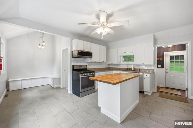312 Lakeview Drive, Newton, NJ 07860